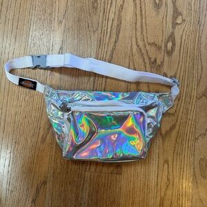 Dickies Holographic Fanny Pack - Silver